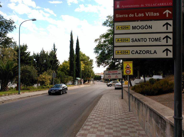 Tramo urbano de la carretera A-6204 en el km. 0 desde Villacarrillo.