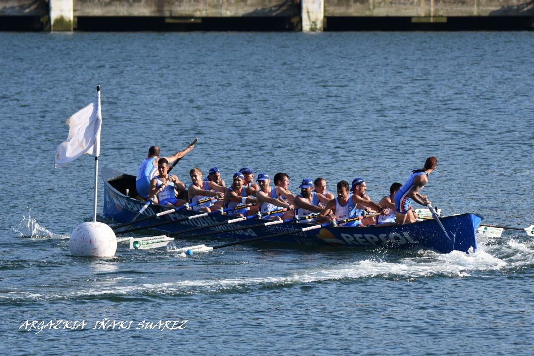 Astillero durante la regata en Pasajes