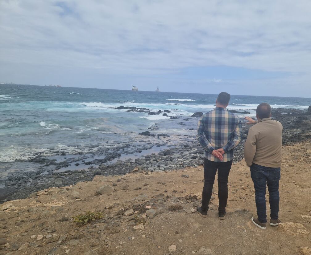 Imagen de una de las playas afectadas por los vertidos de fueloil en Telde