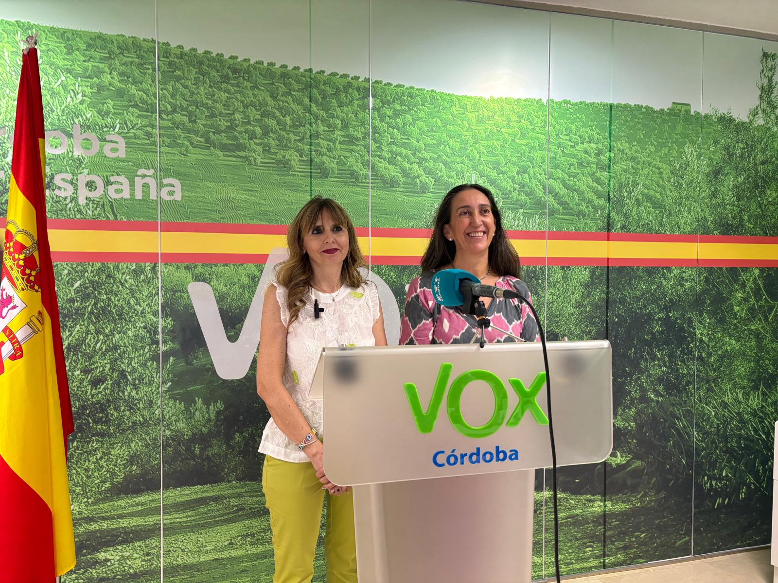 María José Muñoz y Paula Badanelli, en la sede de VOX Córdoba