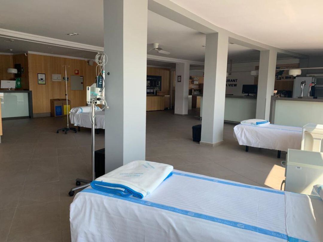 L&#039;hotel Carlos III tornarà a la seva activitat turística aquest mes de juny després d&#039;una cessió de dos mesos a l&#039;Àrea de Salut de Menorca per si calia utilitzar-lo per acollir malalts.