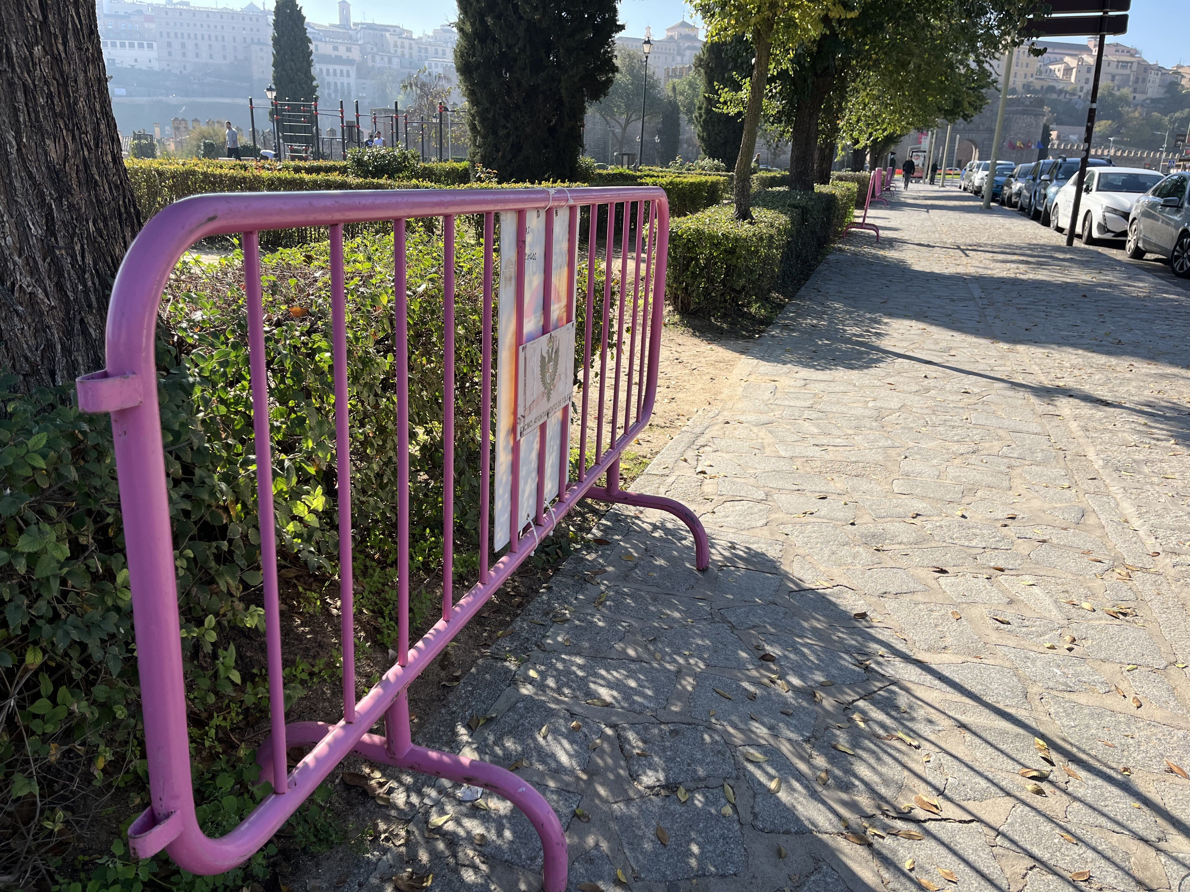 Imagen de archivo de una valla en el Paseo de la Vega de Toledo