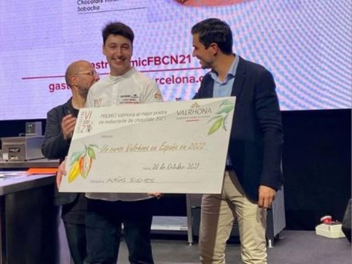 El jefe de pastelería del Tatau, Ausiàs Signes, gana el premio al mejor postre de chocolate 2021