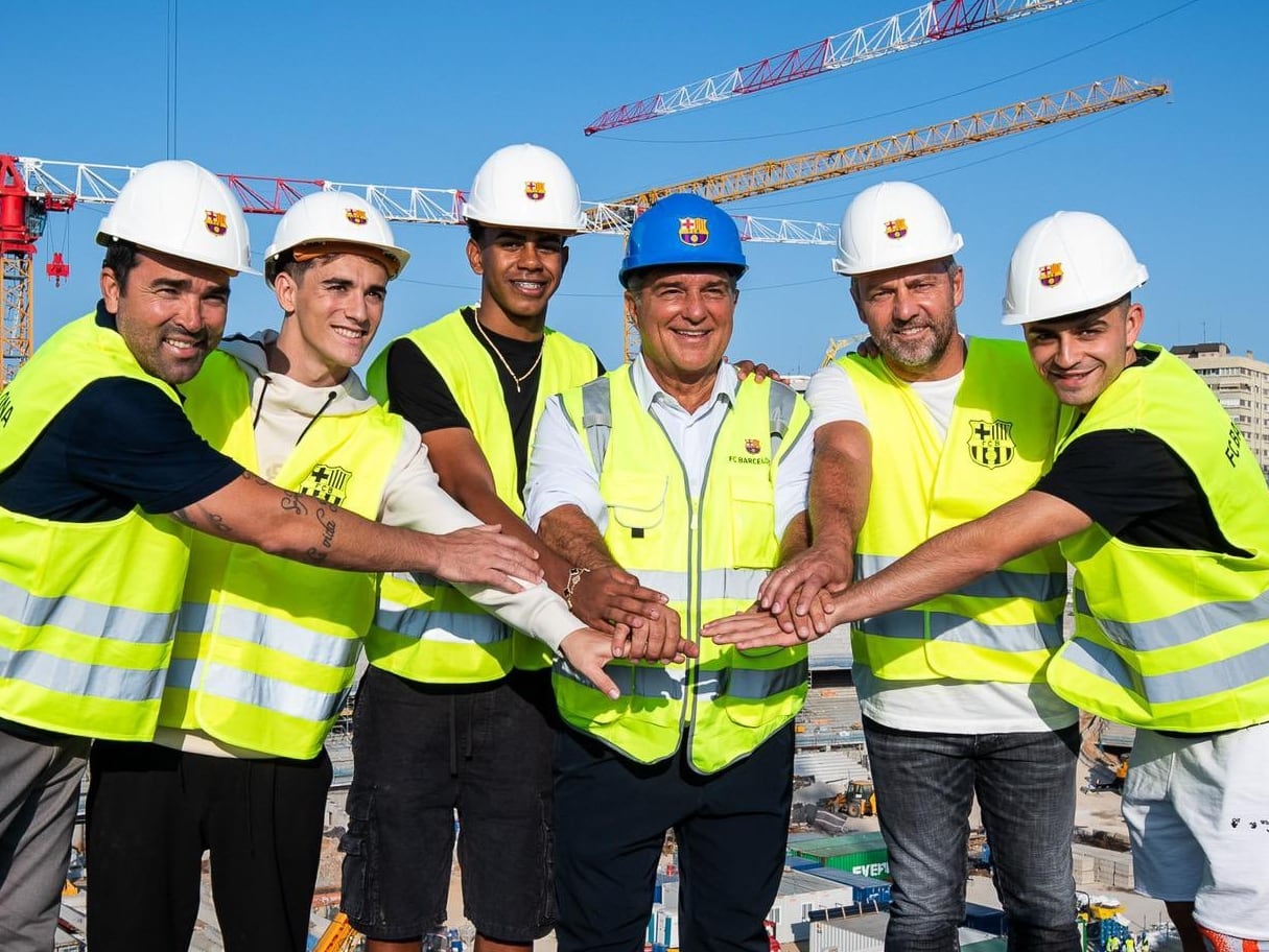 Lamine Yamal, Pedri y Gavi visitan las obras del Camp Nou