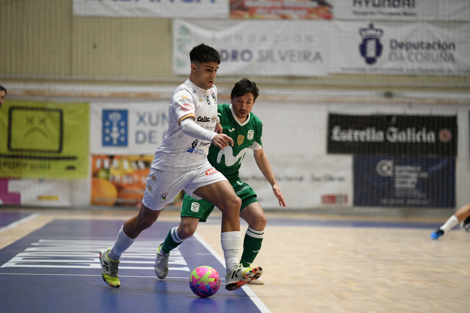 David Novoa, en una acción del O Parrulo-Movistar Inter en A Malata (foto: MijanPhoto / O Parrulo Ferrol FS)