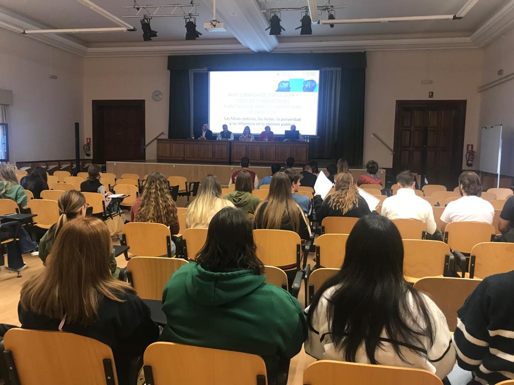 Momento de la inauguración de la Jornada de Psicología