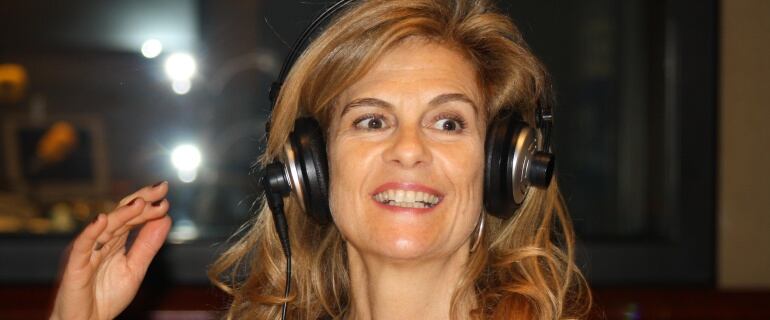 La socióloga y ensayista Patrícia Soley-Beltran, en los estudios de Radio Barcelona.