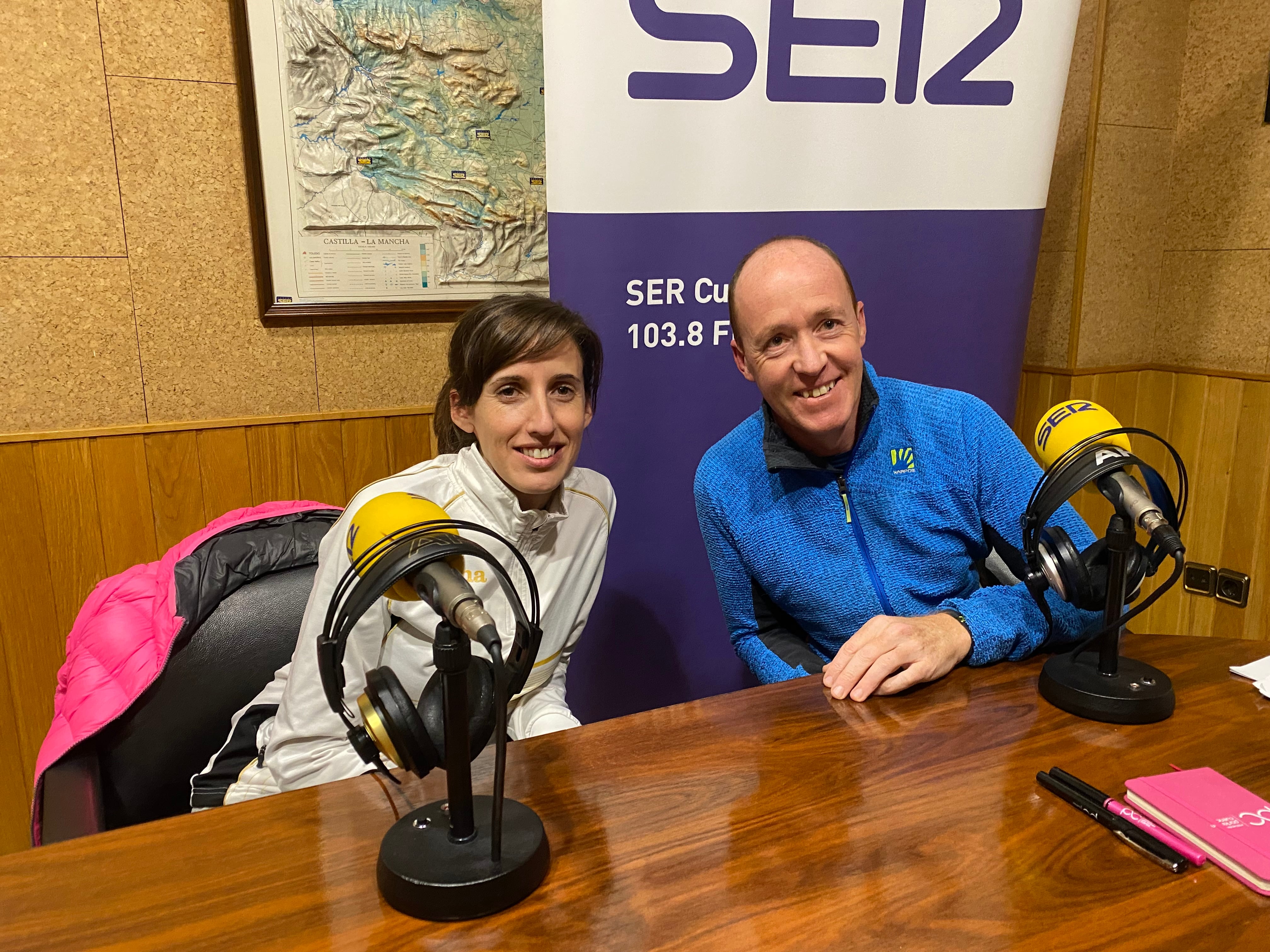 Beatriz Hernández y César Canales en el estudio de SER Cuenca.