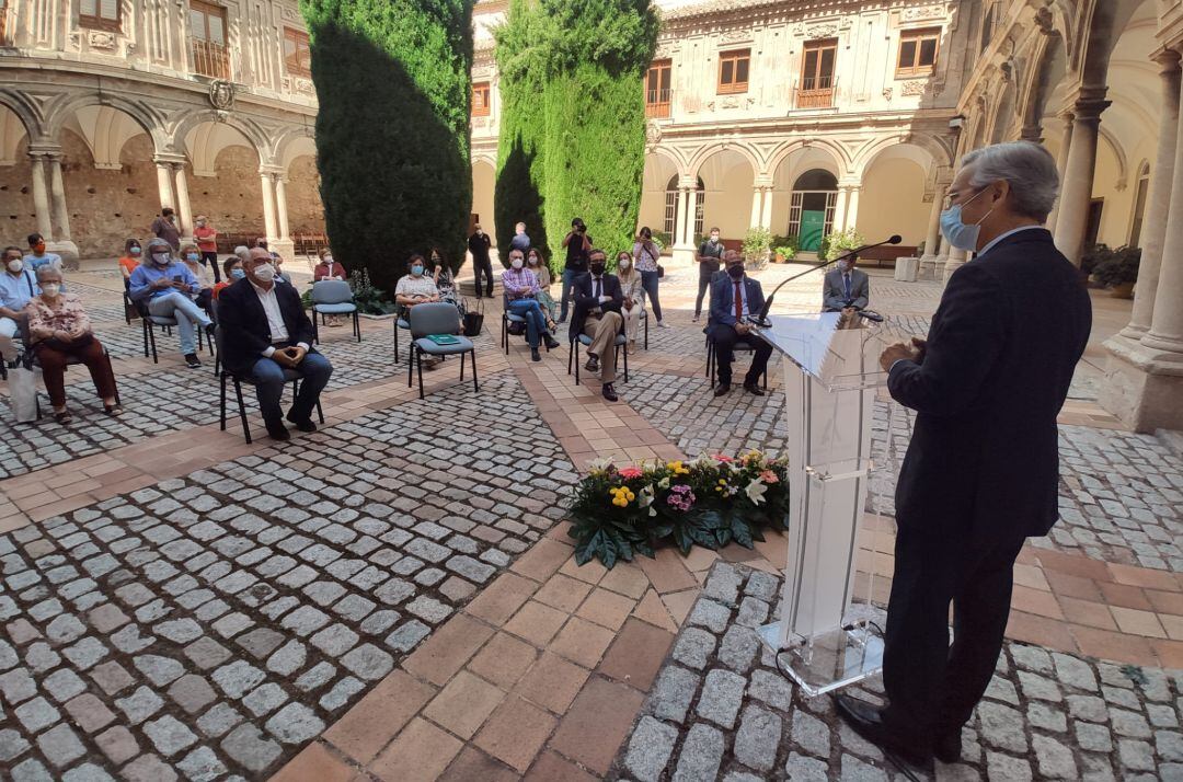 El magnífico patio del Archivo Histórico de Jaén ha servido para la presentación de esta agenda de actividades culturales y se utilizará, asimismo, para algunas de ellas