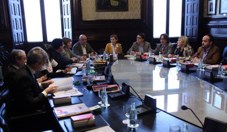 Reunión de la Mesa del Parlament de Cataluña