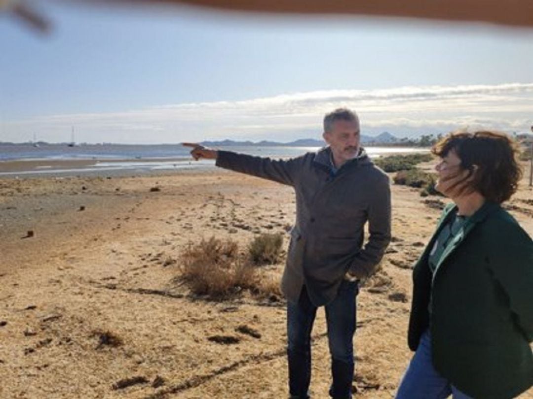 Óscar Urralburu y María Giménez, en el Mar Menor