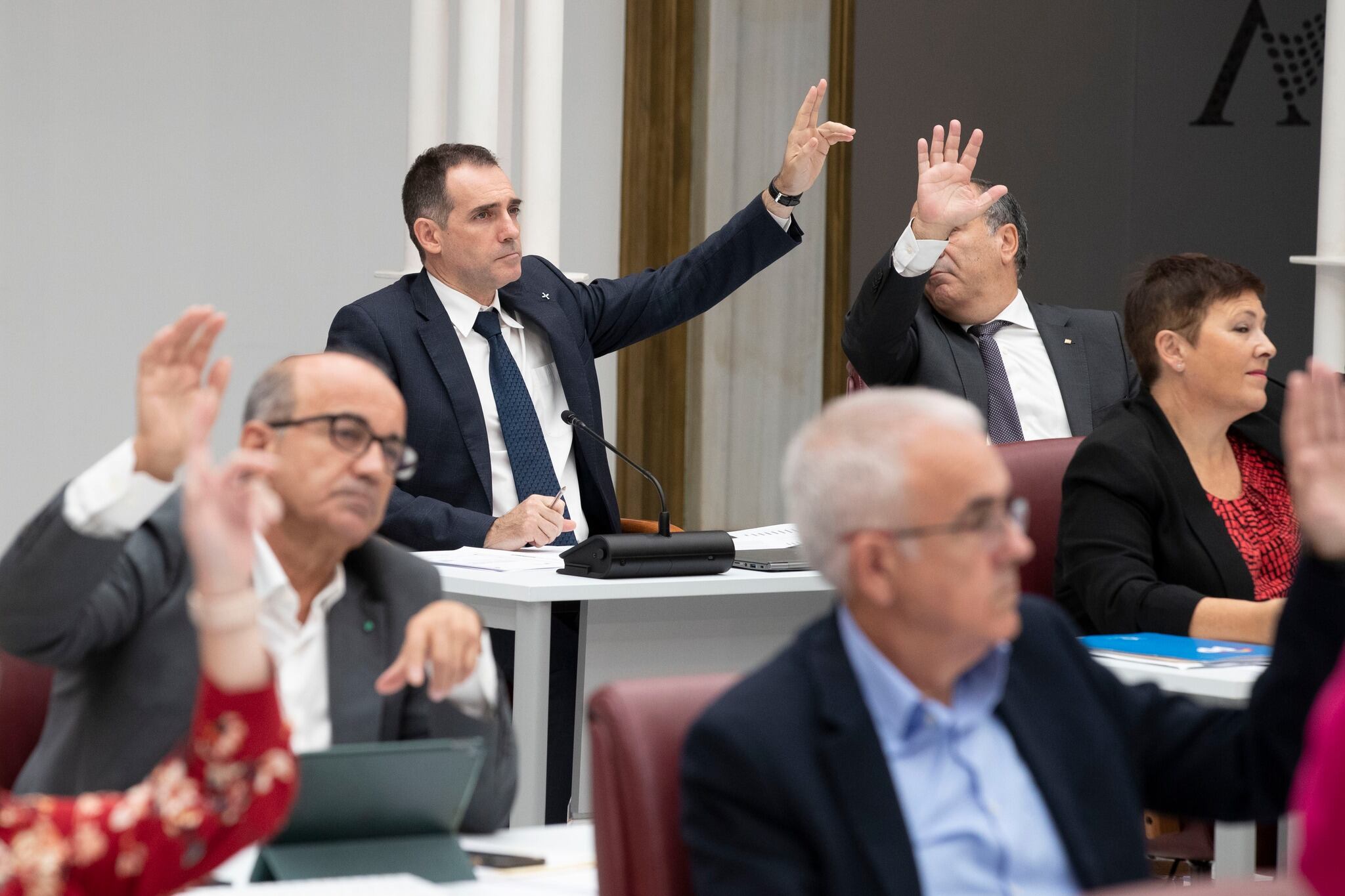 Votación en el Pleno de la Asamblea Regional