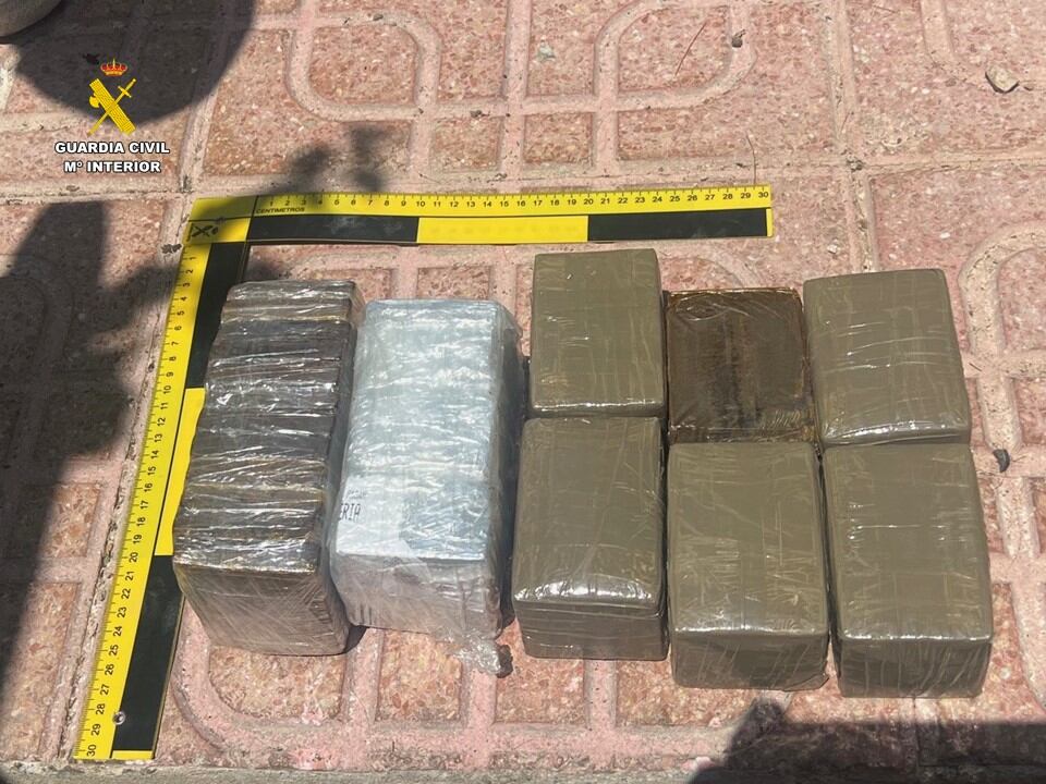 Droga incautada en el domicilio de Orihuela en el que había una menor en estado de abandono