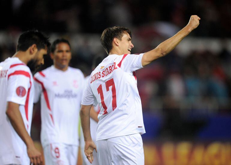 Denis Suarez celebra la victoria del Sevilla ante el Villarreal en la vuelta de octavos de Europa League