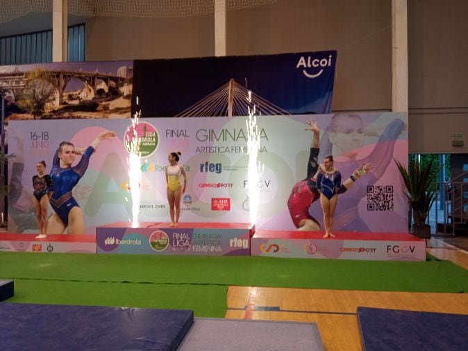 Maia Llácer en el podio de la Final de la liga Iberdrola de gimnasia artística