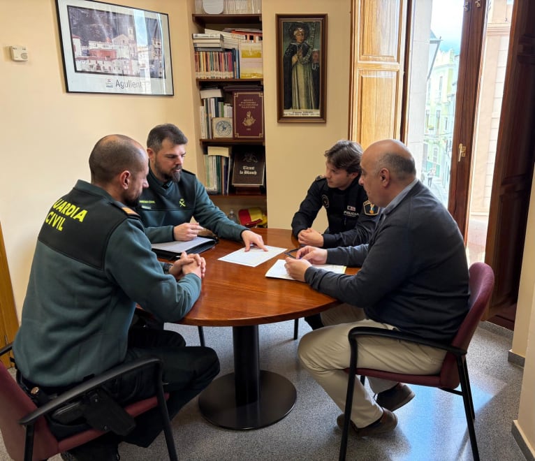 El Ayuntamiento de Agullent refuerza la coordinación con la Guardia Civil y la Policía Local para mejorar la seguridad