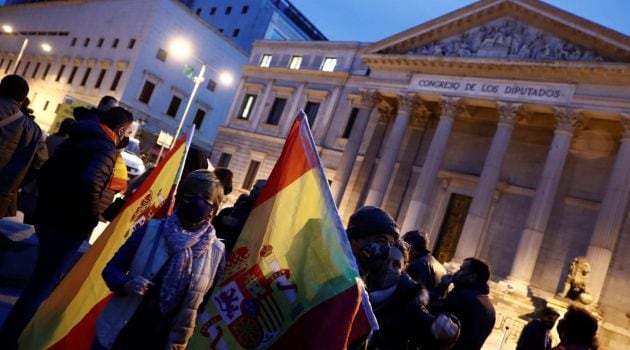 FOTOGALERÍA | Las imágenes del debate de la moción de censura de Vox, dentro del Congreso y fuera.