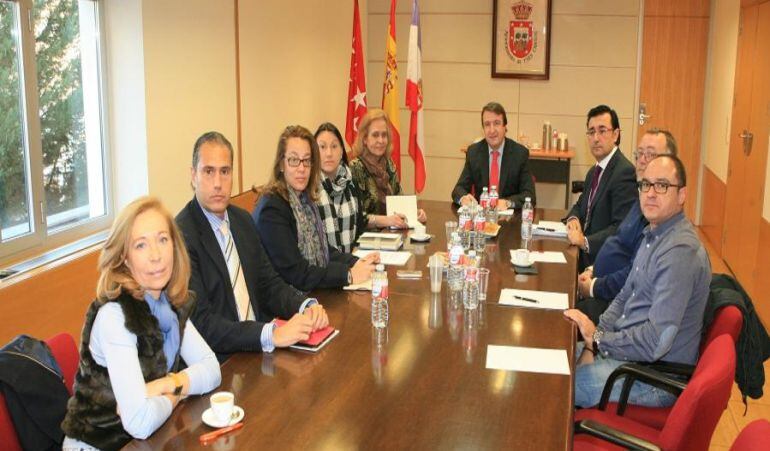 Ayuntamiento de Tres Cantos y empresarios estrechan lazos