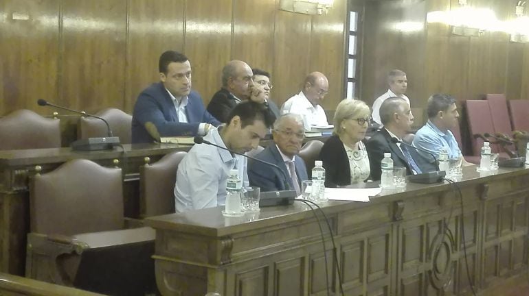 Bancada popular en el pleno de la Diputación