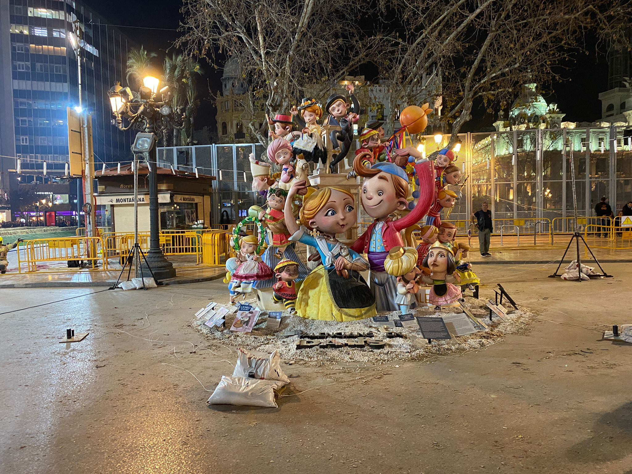 Falla Municipal infantil de València 2023, minutos antes de la Cremà