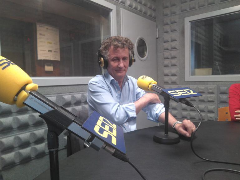 Jean-Michel Verne en los estudios de Radio Vigo