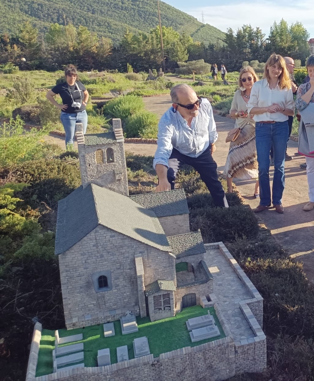 Ramiro Hernández, encargado de la restauración, muestra el resultado