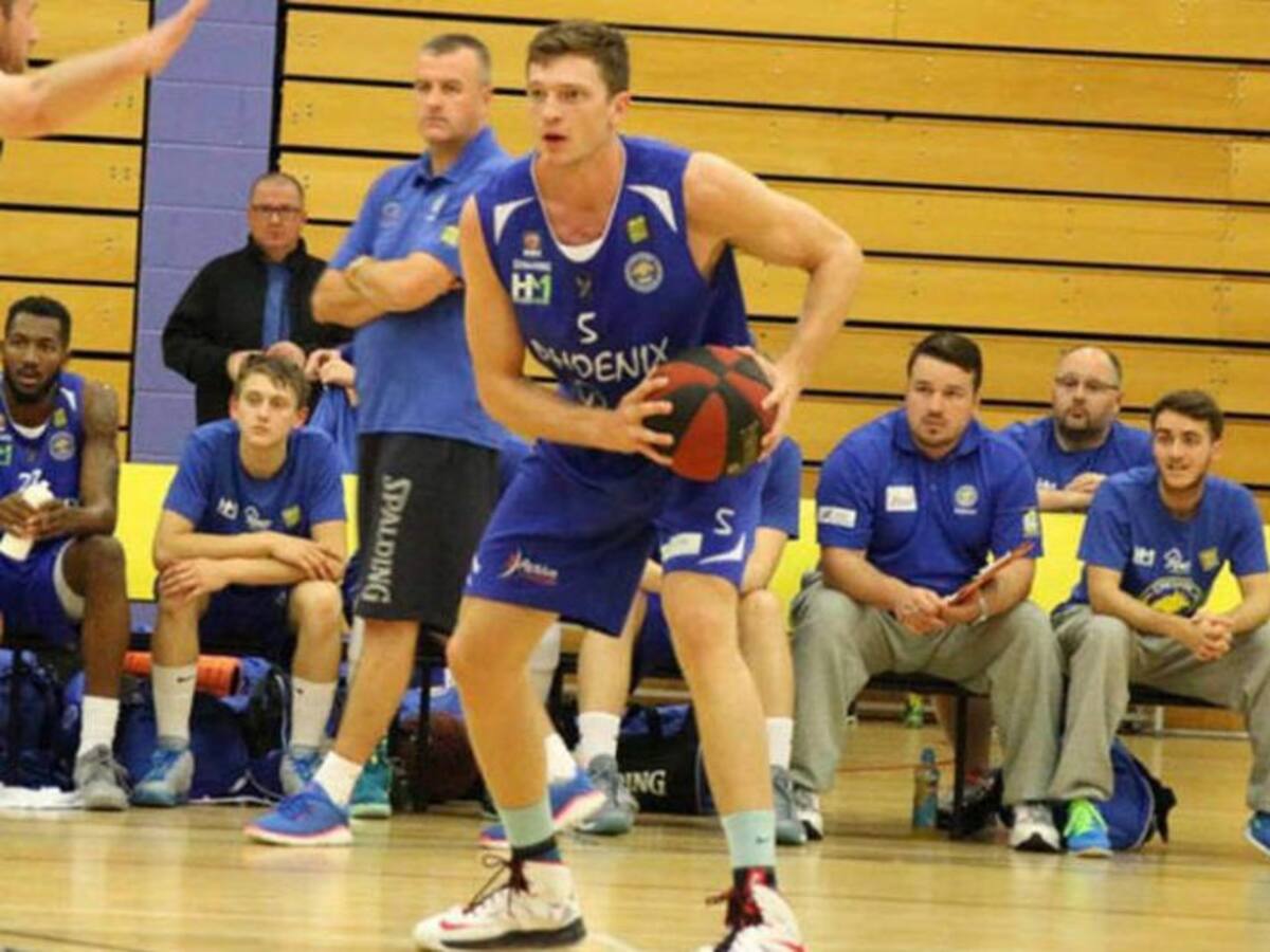 Jeff Dirkin refuerza el juego de Agustinos