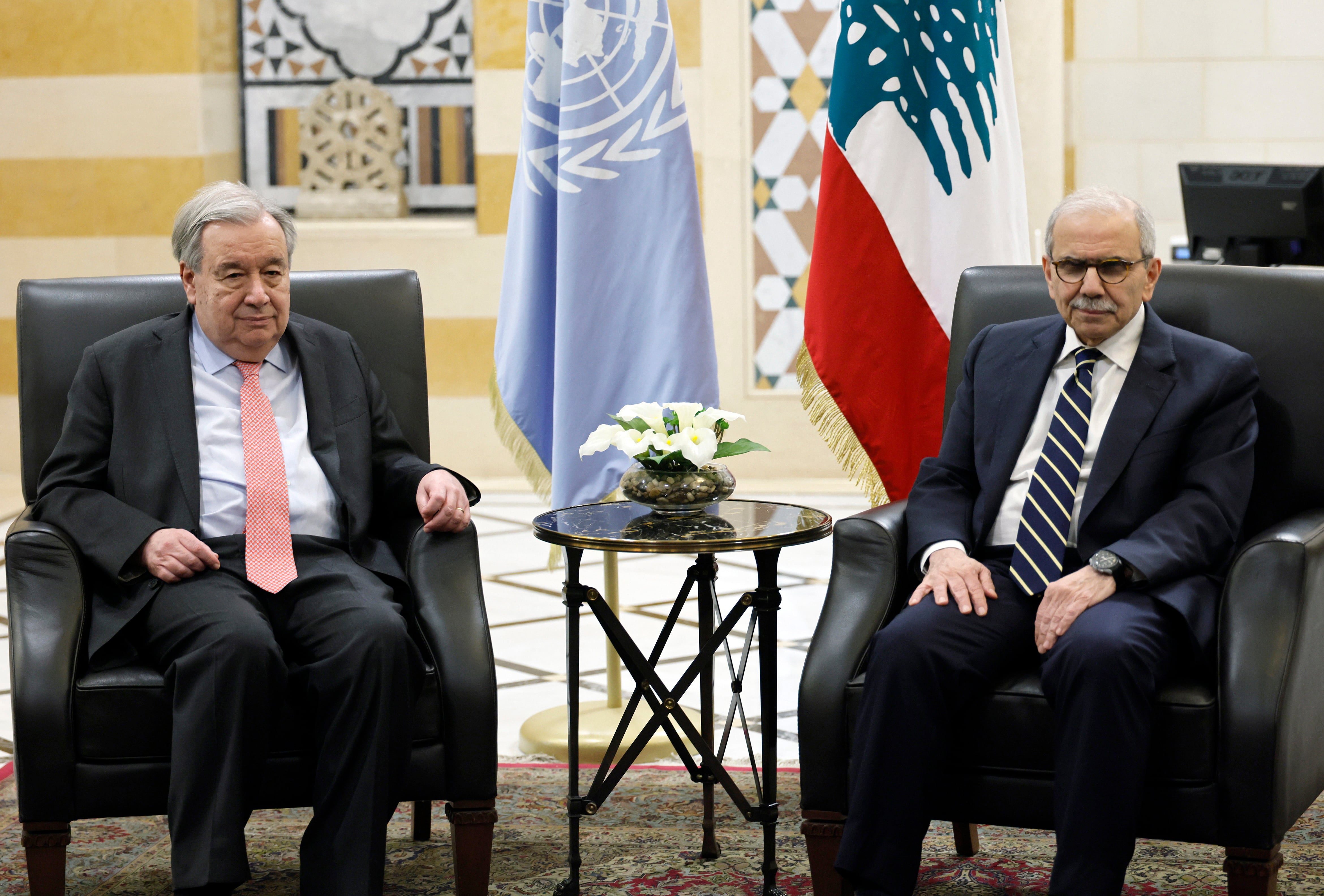 "De momento Israel respeta que esté el jefe de la ONU": el corresponsal de la SER describe el respiro temporal que llega a Beirut con Guterres