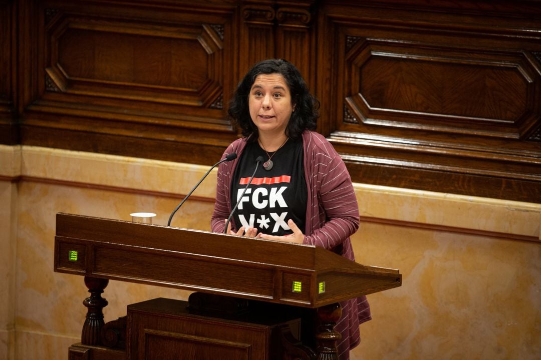 La diputada de Catalunya En Comú Podem, Susana Segovia, durante su intervención en una sesión plenaria del Parlament