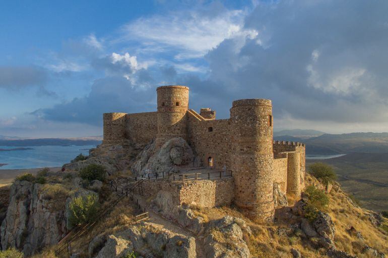 Castillo medieval objeto de las excavaciones