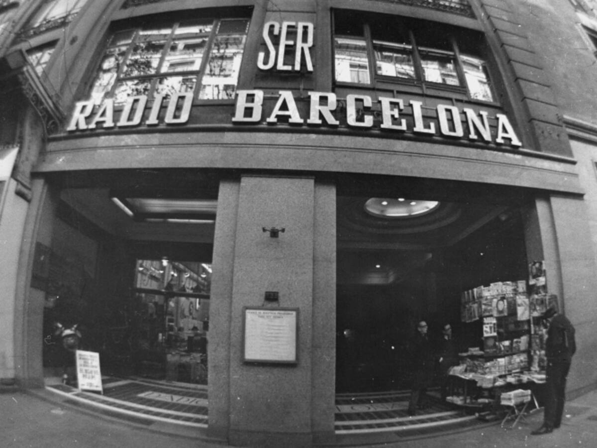 L'entrada a Ràdio Barcelona als anys 70