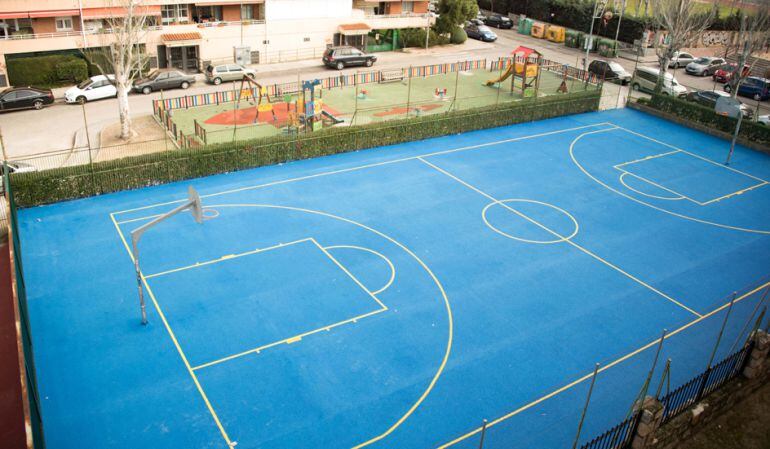 Nueva pista deportiva de la Calle Berruguete en Colmenar Viejo