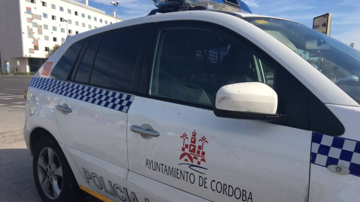 Detenido un motorista tras dar positivo en cocaína, intentar huir y dañar un coche policial
