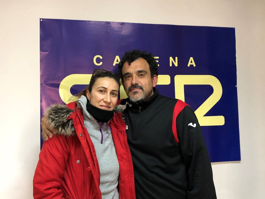 María Paños y Javier Ballesteros, miembros de la protectora Ámalos.