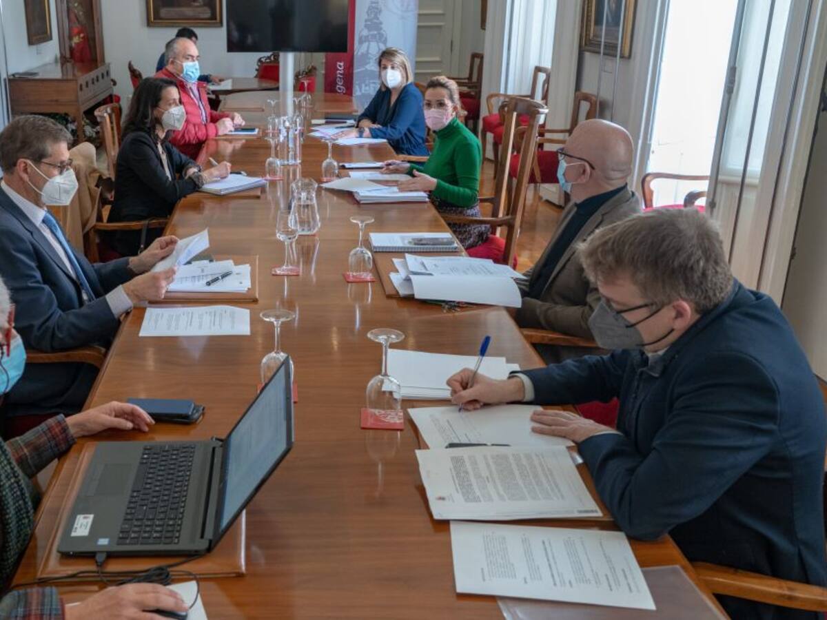 El Ayuntamiento amplía el fondo social de ayuda a empresarios y hosteleros obligados a cerrar por la pandemia