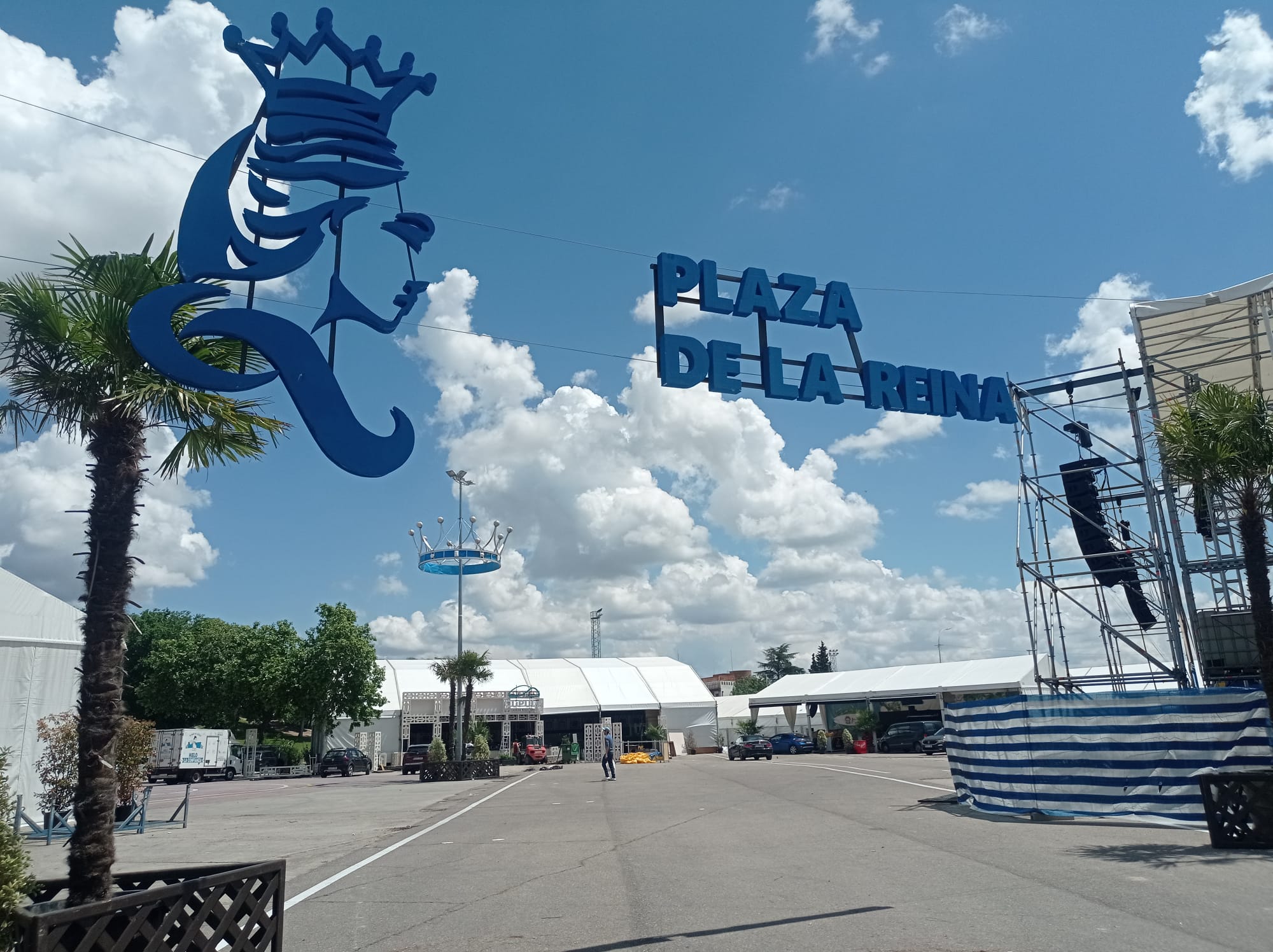 Plaza de la Reina durante las ferias de San Isidro en Talavera