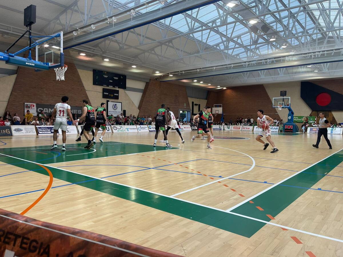 La mala gestión de los últimos segundos y una polémica falta condenan al Odilo ante el Zornotza