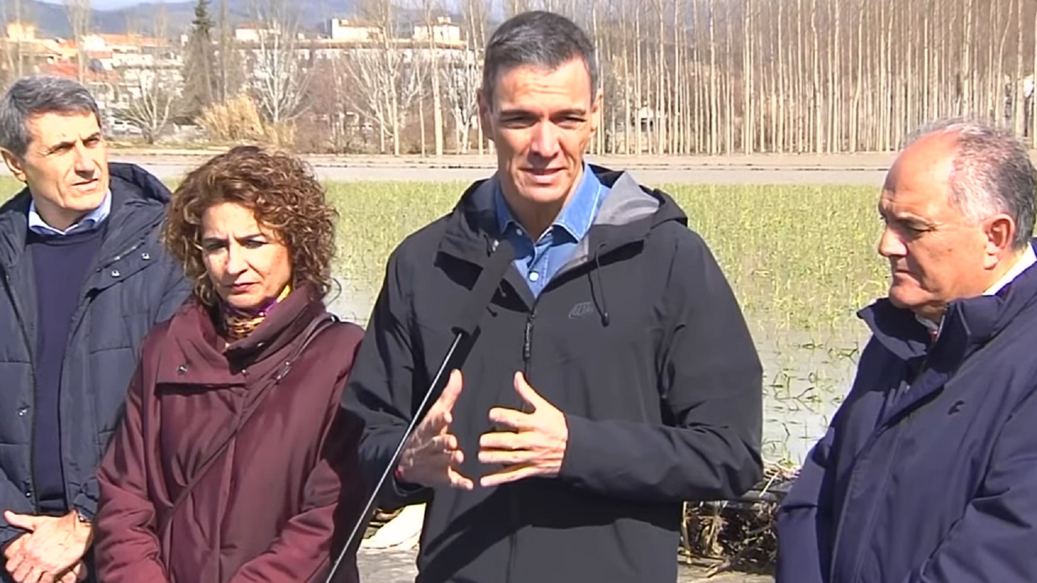 Pedro Sánchez visita Huétor Tájar tras las inundaciones por el desbordamiento del río Genil