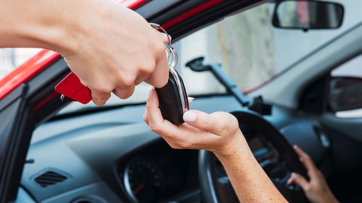 Cae la venta de turismos un 12% en Aragón y preocupa el retraso de la adjudicación del PERTE de baterías eléctricas a Stellantis - FACONAUTO - Hora 14 Aragón (12/09/2024)