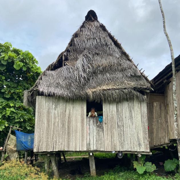 Una vivienda de madera en la comunidad de Santa Clara del Ojeal