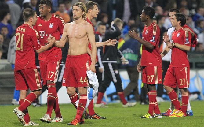 Los jugadores del Bayern celebran el triunfo en Marsella