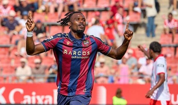 Koyalipou celebra un gol en Girona