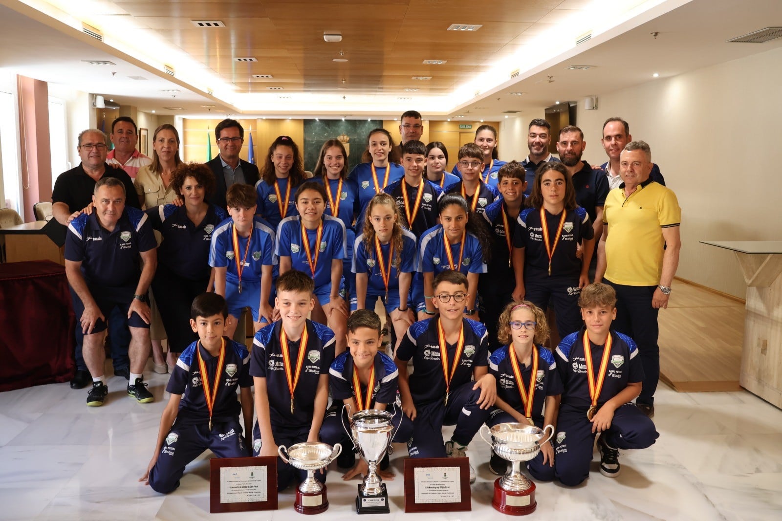 El Ayuntamiento de El Ejido recibe a sus campeones.