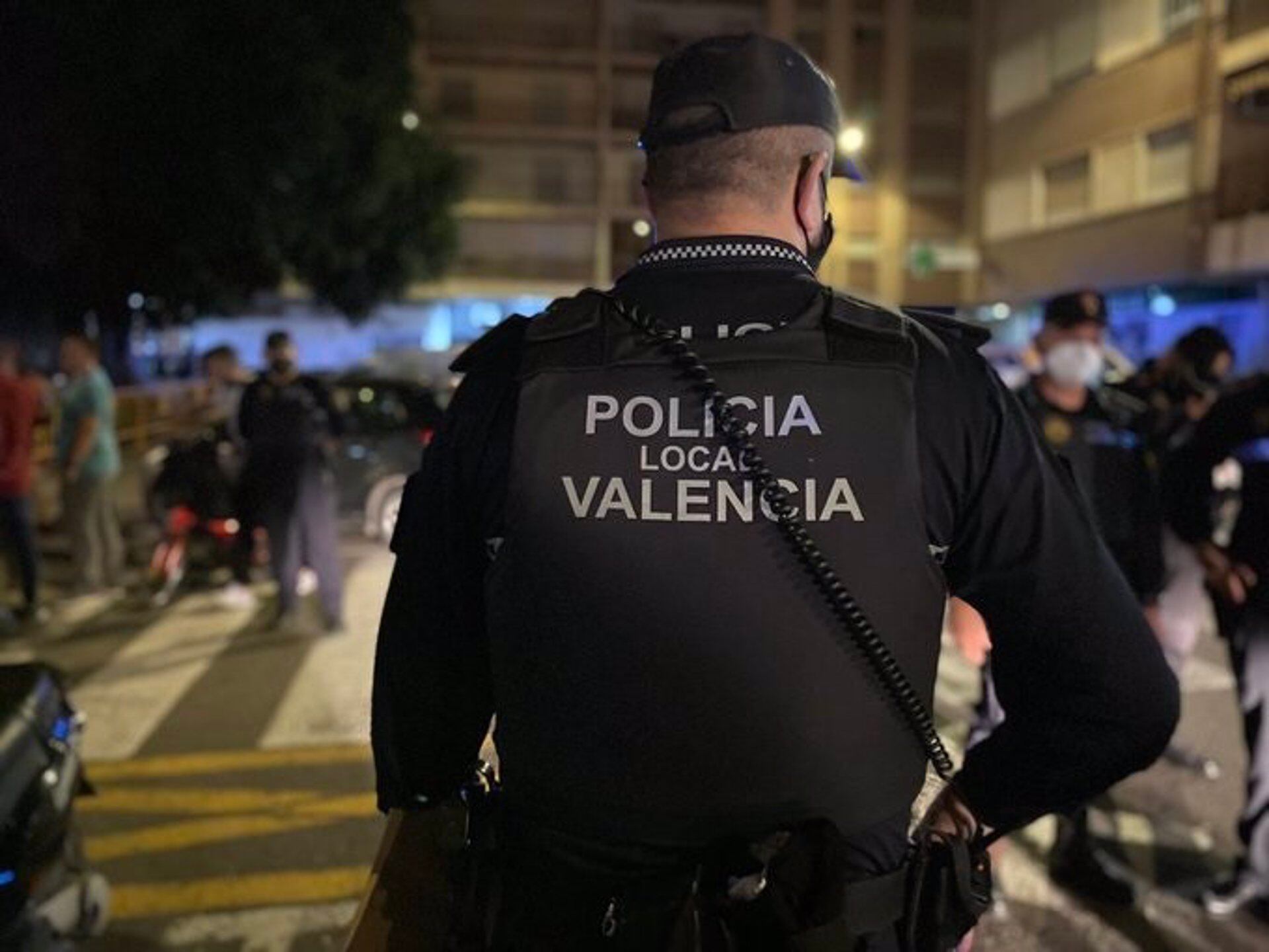 02-12-2021 Agente de Policía Local de València durante los controles contra el botellón
COMUNIDAD VALENCIANA ESPAÑA EUROPA VALENCIA SOCIEDAD
POLICÍA LOCAL DE VALÈNCIA

