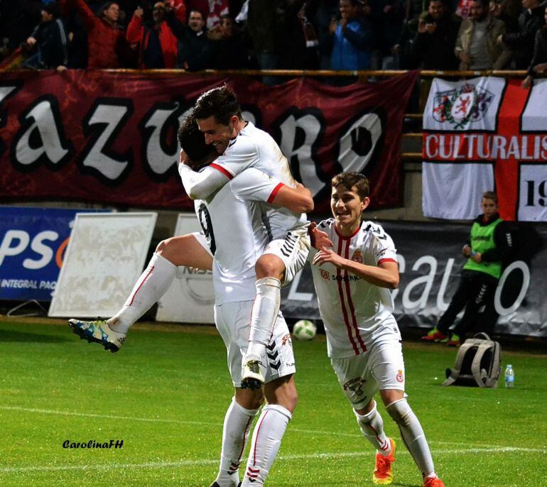 Ortí, Benja y Toni celebran el primer gol del partido