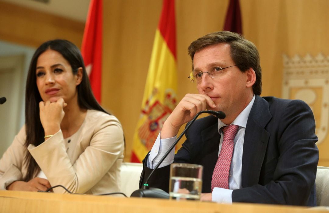 Imagen de archivo del alcalde de Madrid, José Luis Martínez-Almeida, y la vicealcaldesa de la capital, Begoña Villacís, en rueda de prensa tras la Junta de Gobierno municipal.