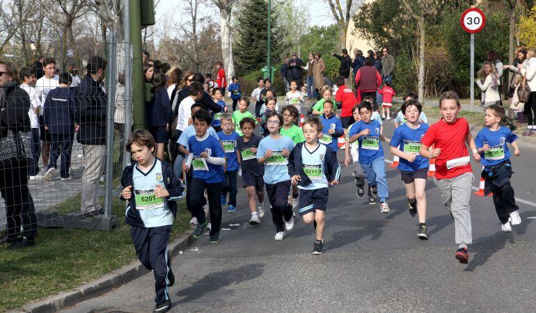 Imagen de una carrera del cross Aldovea Proniño