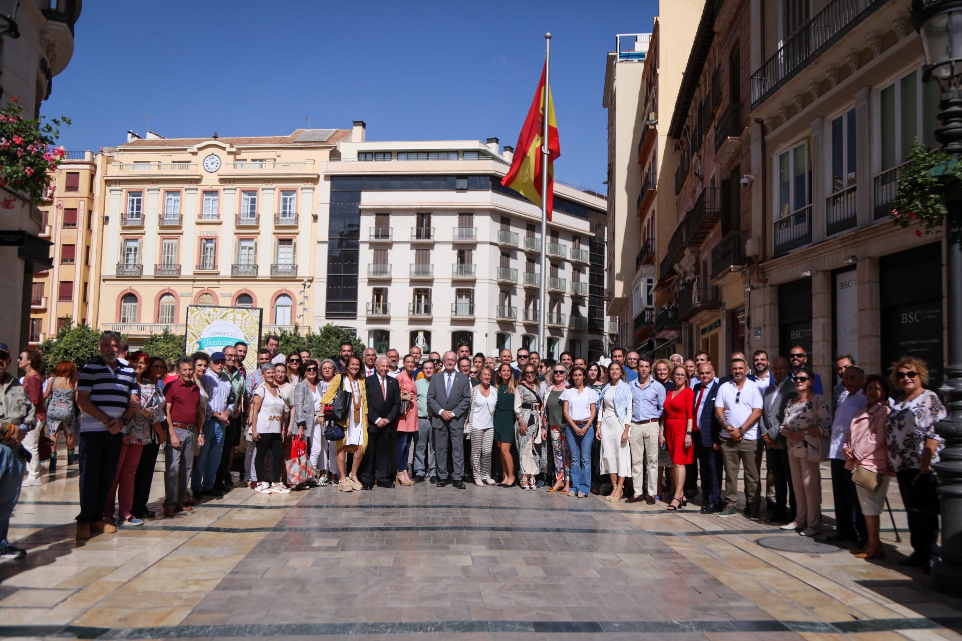 El alcalde de Málaga, Francisco de la Torre, y la concejala delegada del Área de Comercio, Elisa Pérez de Siles, han visitado hoy esta muestra.