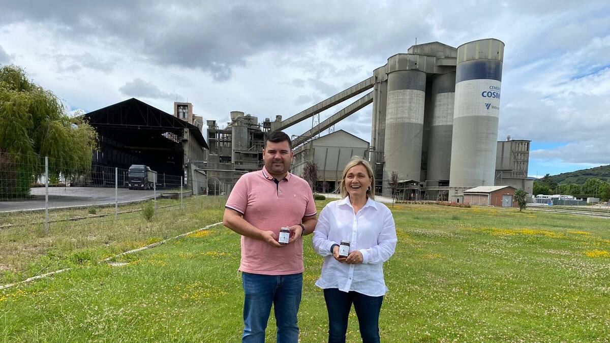 La miel que se produce en las inmediaciones de Cosmos obtiene garantías de "cero contaminación"