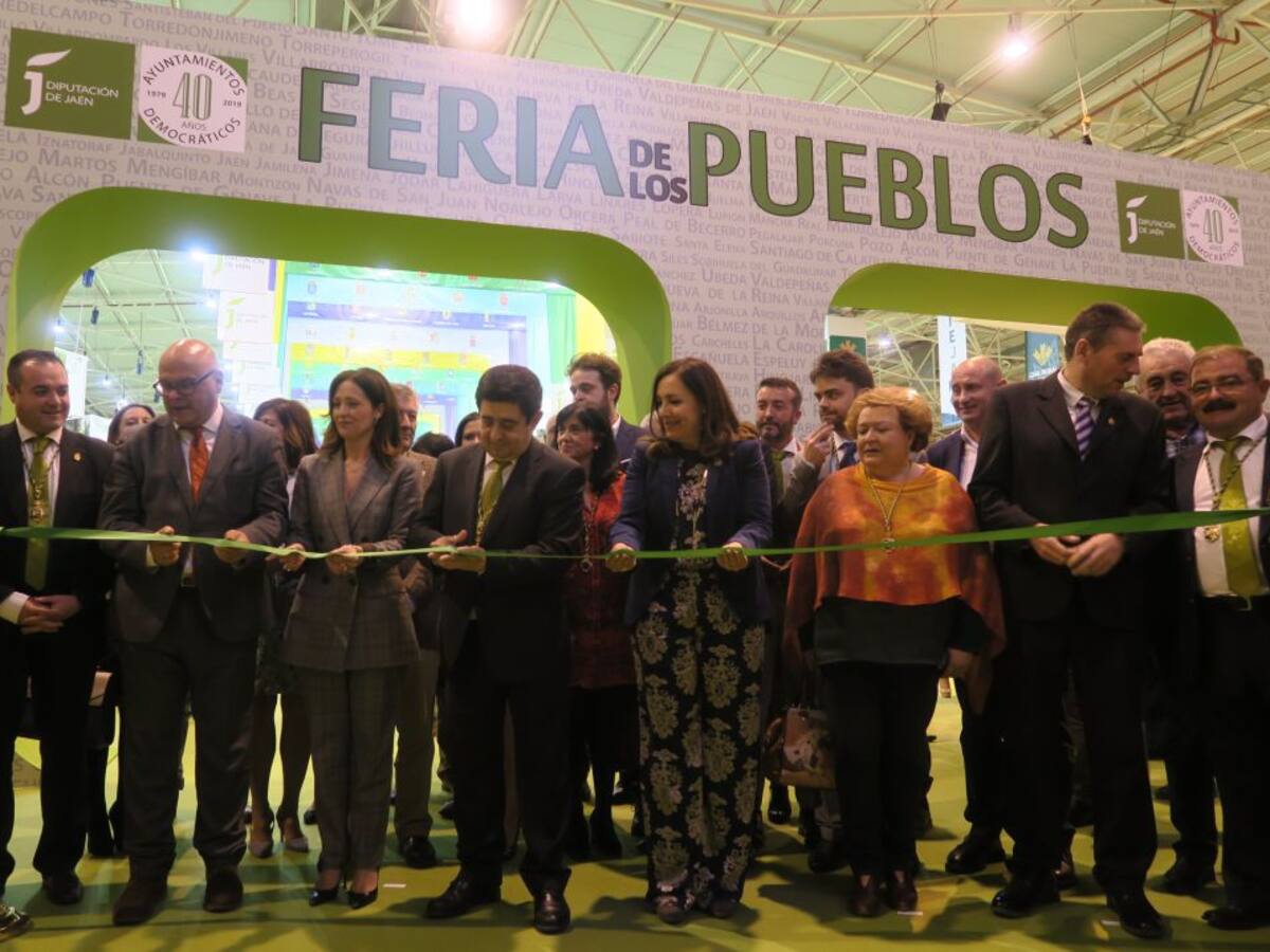 La VI Feria de los Pueblos abre hasta el domingo sus puertas para poner en valor"nuestra identidad como provincia"